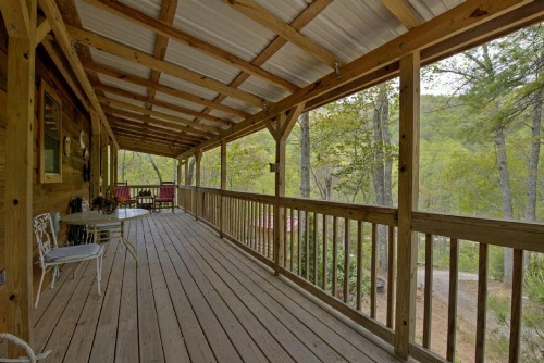 Red Barn Cabin image 2